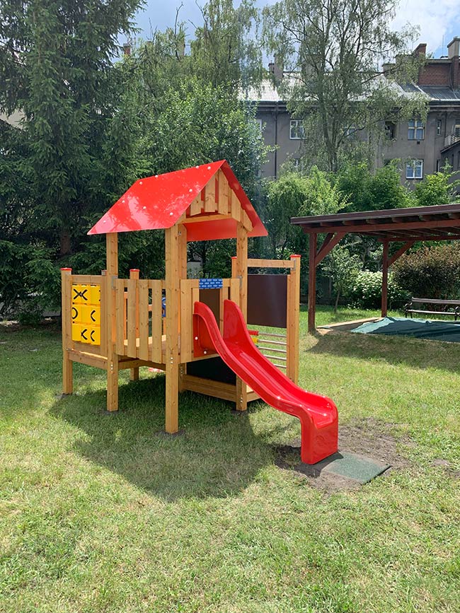 Montáže veřejných i privátních hřišť